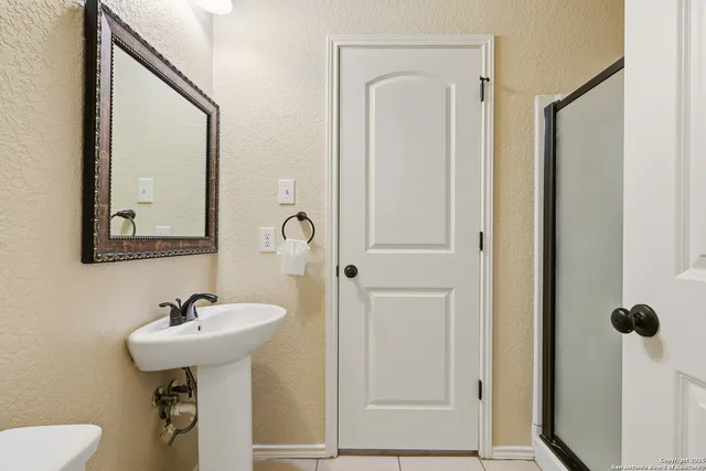 $1,995 | 5415 Bright Run, San Antonio, TX 78240