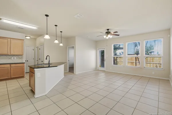 $1,950 | 5415 Bright Run, San Antonio, TX 78240
