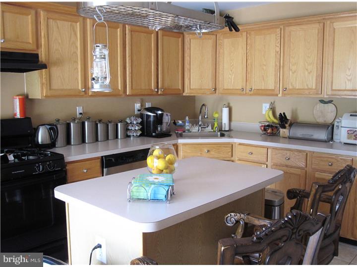 323 Watkins Road Pennington, NJ 08534 - Photo 11 of 24