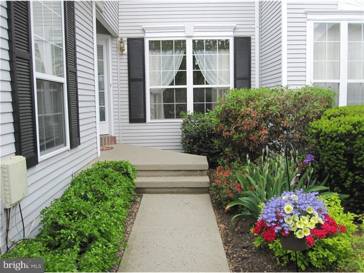 323 Watkins Road Pennington, NJ 08534 - Photo 3 of 24