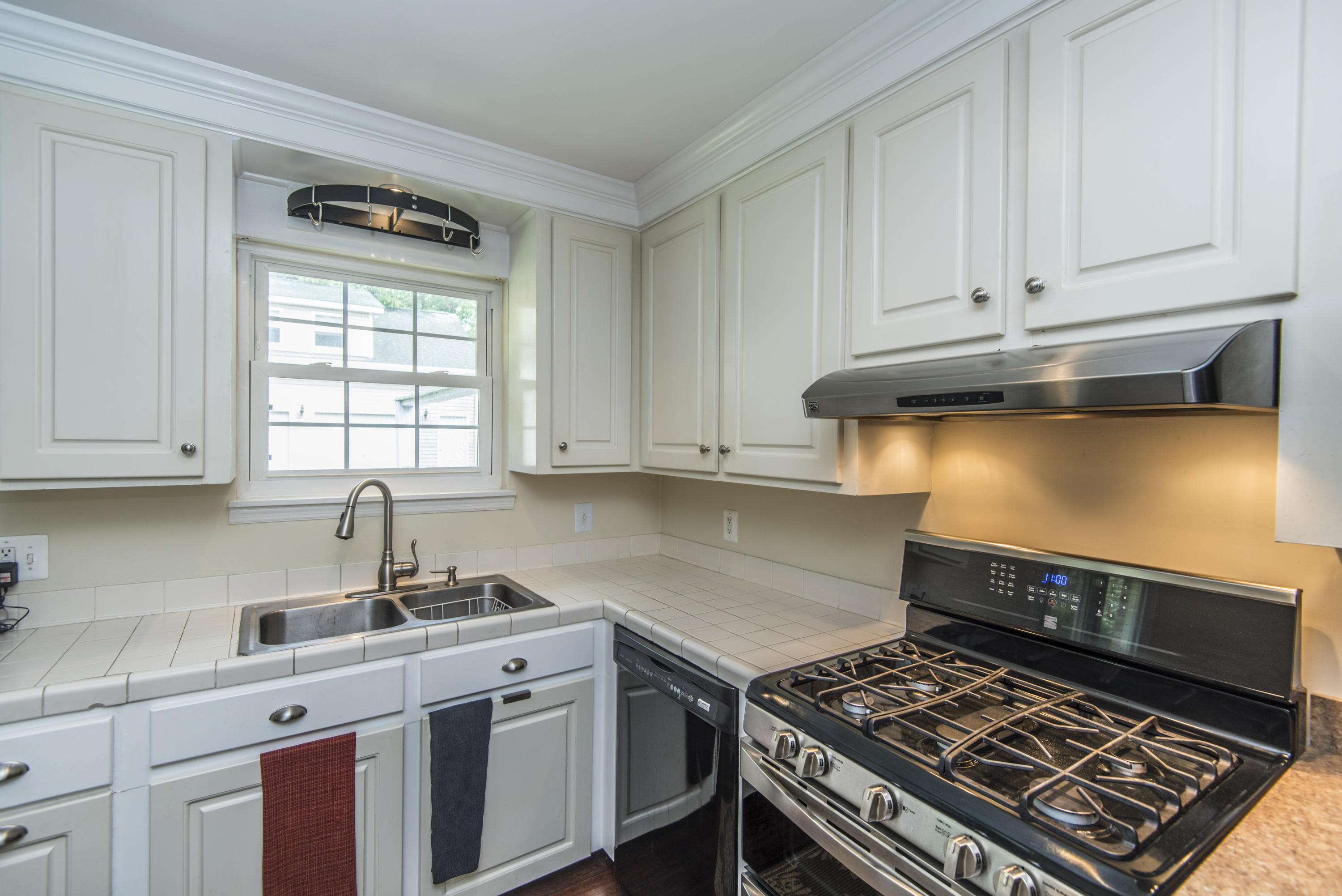 2026 Dogwood Road Charleston, SC 29414 - Photo 8 of 44 _DSC3298