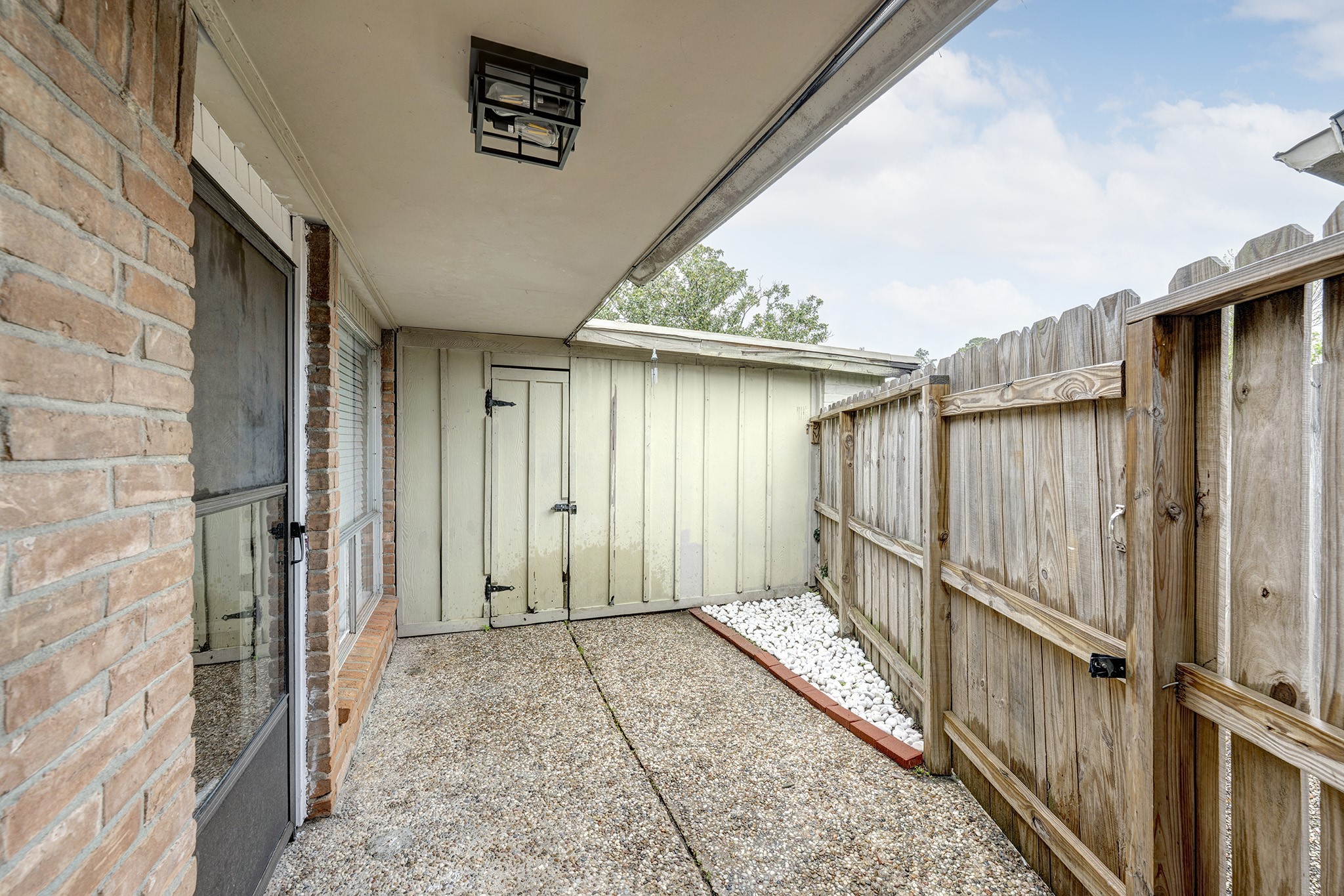 1529 Wirt Road, Unit 20 Houston, TX 77055 - Photo 11 of 12