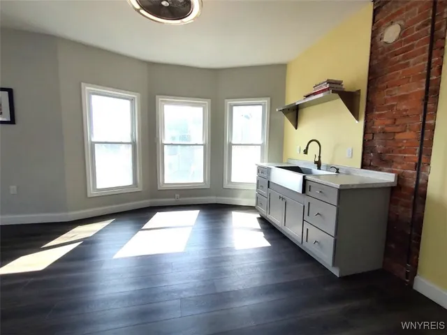 $299,000 | 543 South Park Avenue, Buffalo, NY 14204