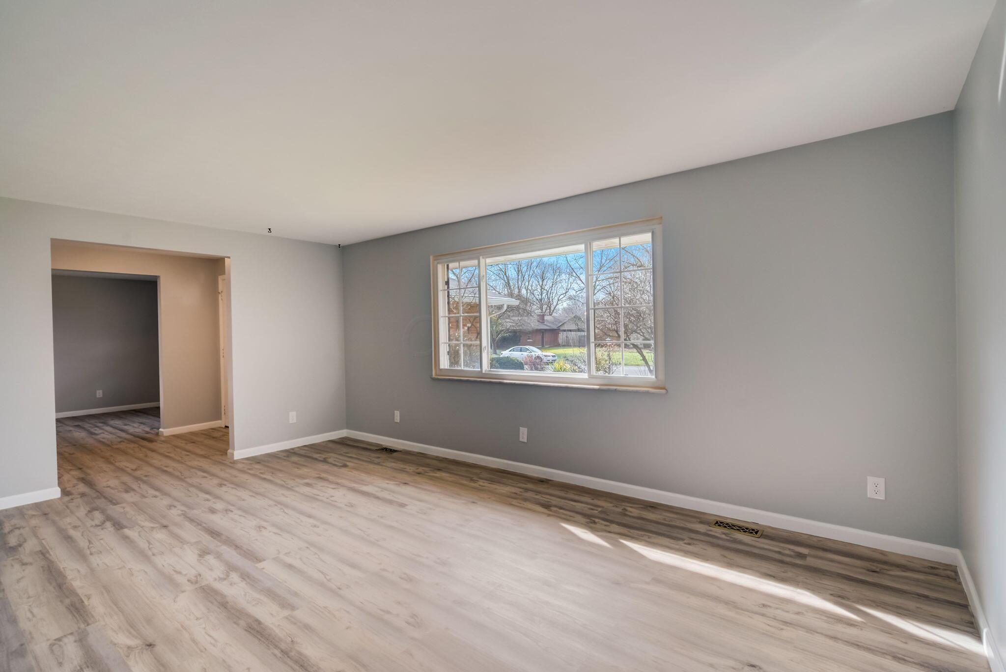 5548 Oak Valley Road Dayton, OH 45440 - Photo 36 of 44 17-web-or-mls-Oak Valley Rd-015
