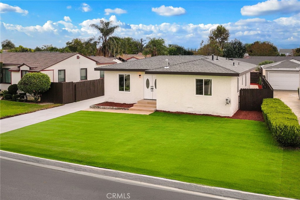 344 Pamela Road Monrovia, CA 91016 - Photo 4 of 55