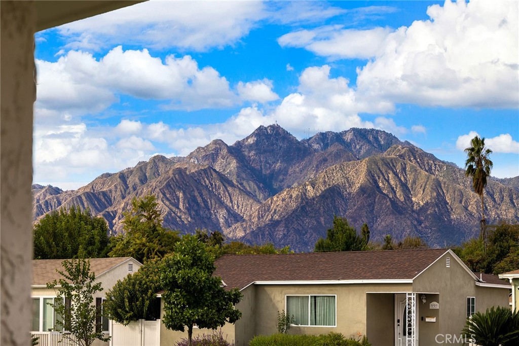 344 Pamela Road Monrovia, CA 91016 - Photo 7 of 55