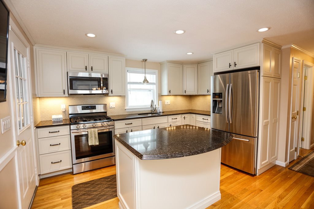 7 Laurel Hill Road Londonderry, NH 03053 - Photo 3 of 40 Gallery Image 3