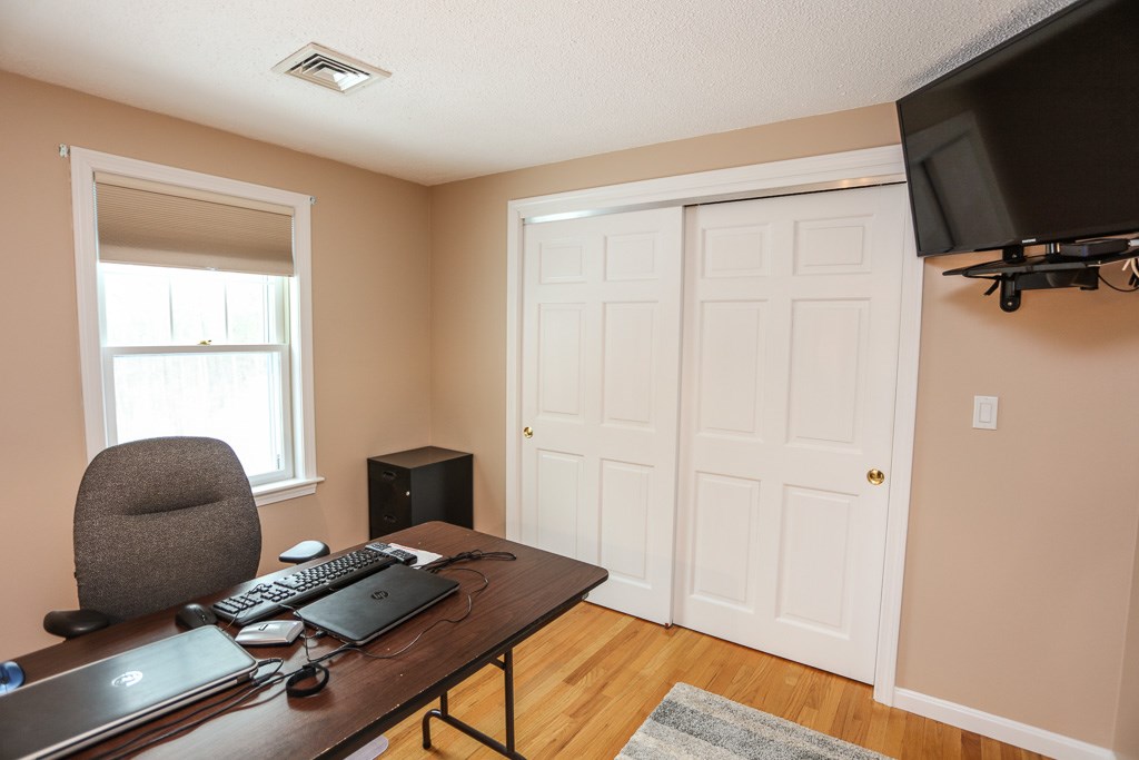 7 Laurel Hill Road Londonderry, NH 03053 - Photo 24 of 40 Gallery Image 24