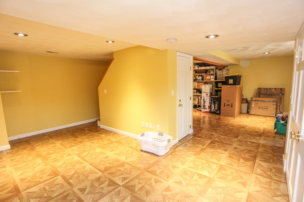 7 Laurel Hill Road Londonderry, NH 03053 - Photo 35 of 40 Gallery Image 35