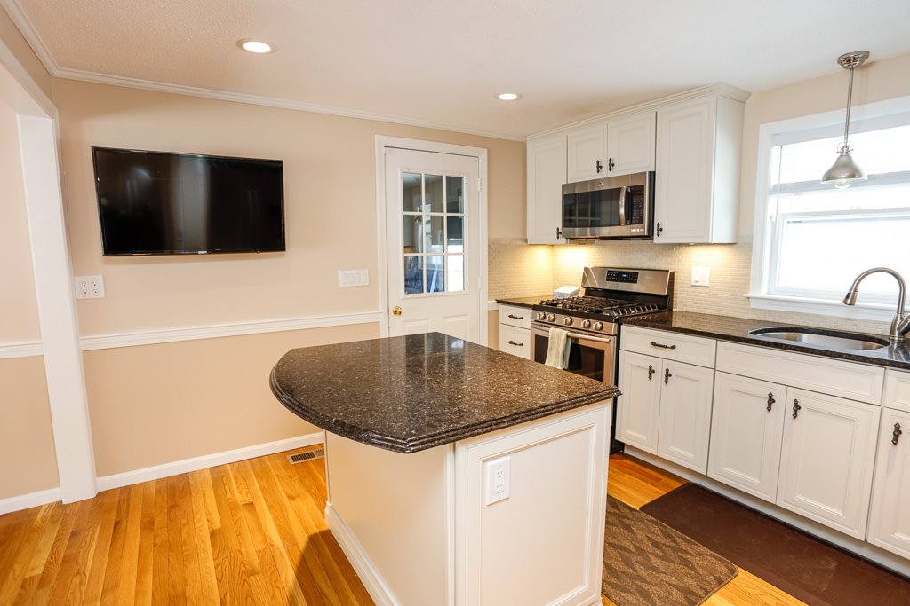7 Laurel Hill Road Londonderry, NH 03053 - Photo 5 of 40 Gallery Image 5
