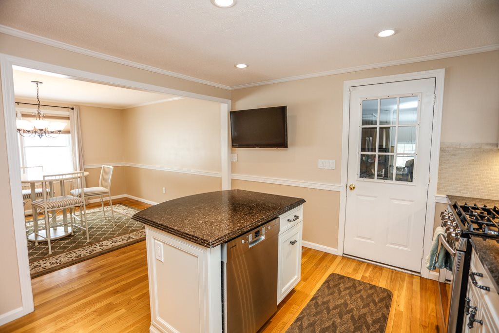 7 Laurel Hill Road Londonderry, NH 03053 - Photo 7 of 40 Gallery Image 7