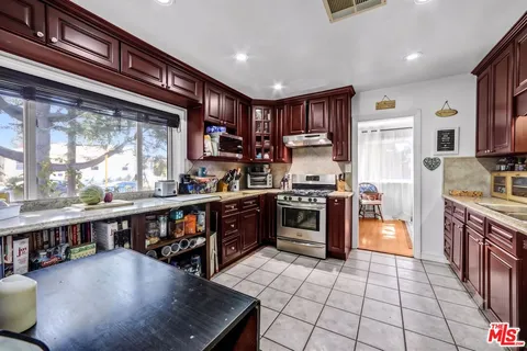 $1,195,000 | 10205 Fairgrove Avenue, Tujunga, CA 91042