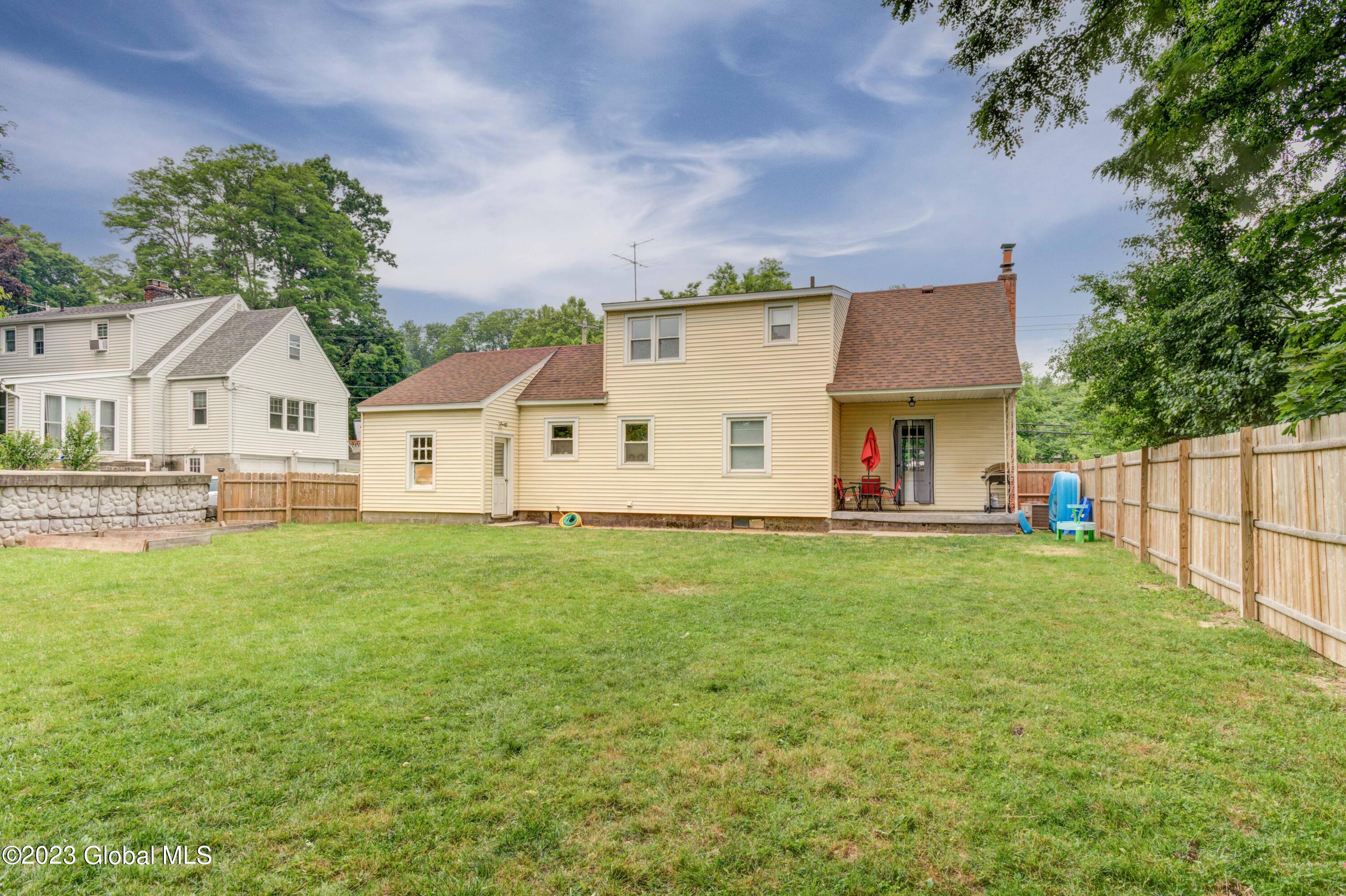 83 Putnam Road Rotterdam, NY 12306 - Photo 3 of 42 39-83 Putnam