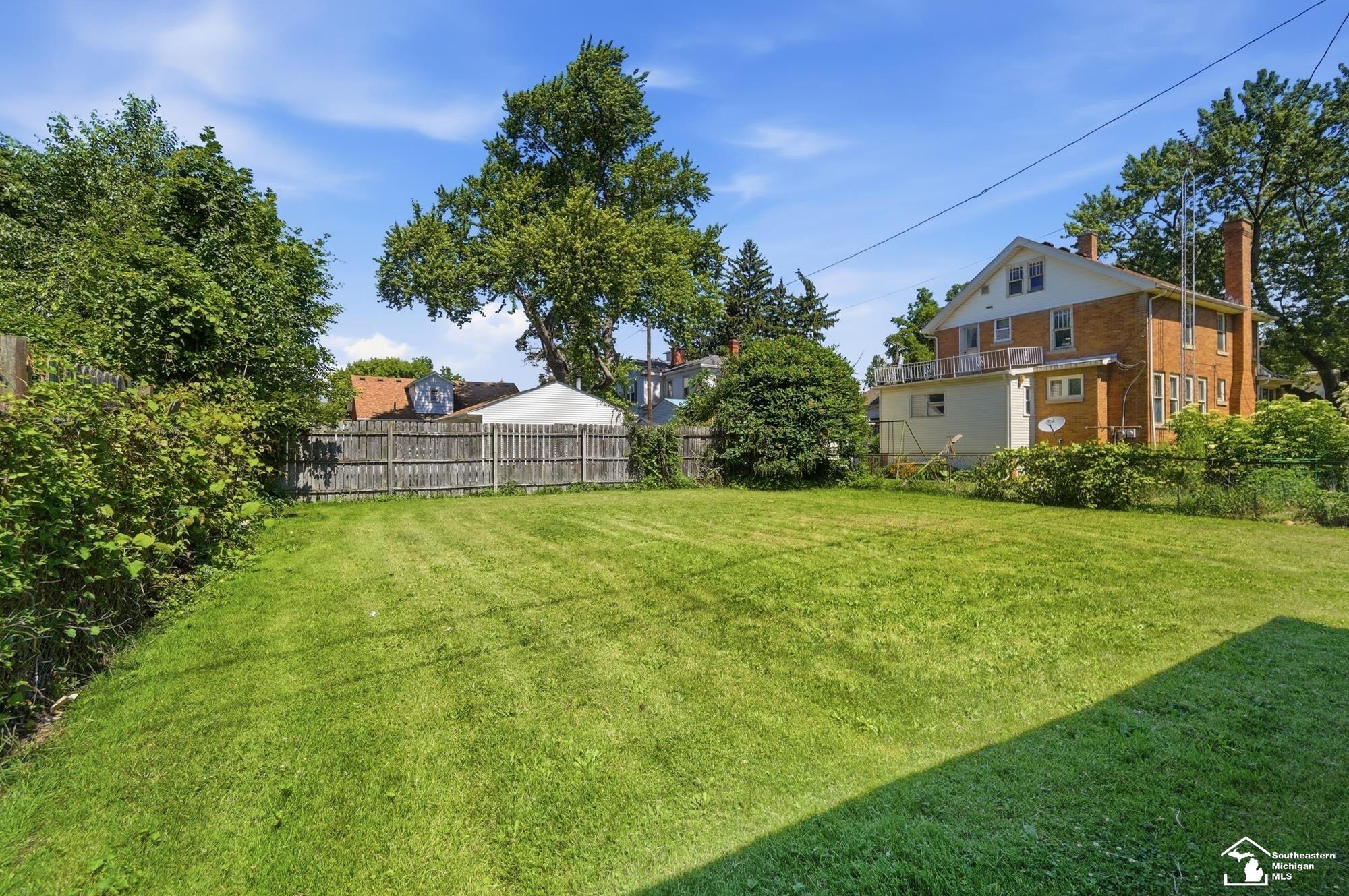 904 Custer Street Monroe, MI 48161 - Photo 38 of 42 50213237-1c1f02d4-98a8-47f9-8f17-b56c4ce0c2dd.JPG