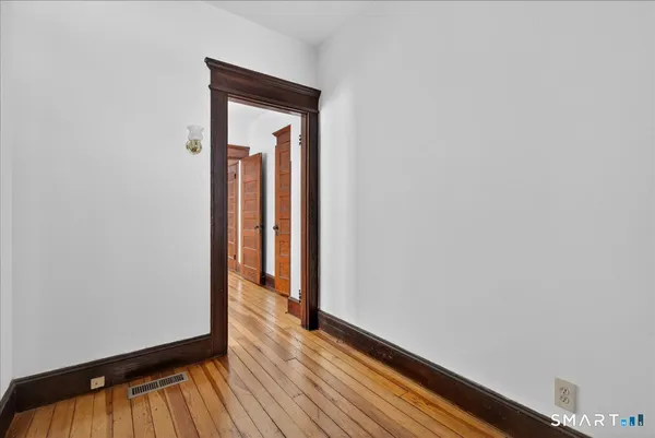 $1,350 | 227 Olivia Street, Derby, CT 06418