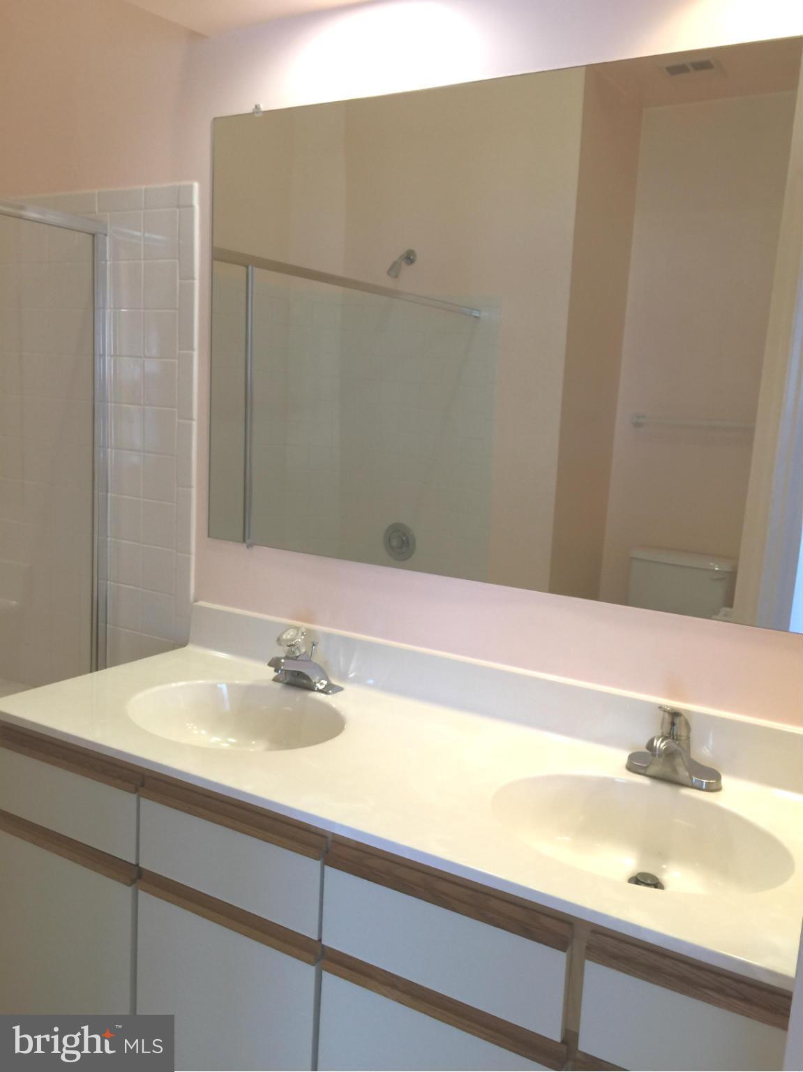 13708 Modrad Way, Unit 7B44 Silver Spring, MD 20904 - Photo 7 of 18 Bath (Master)