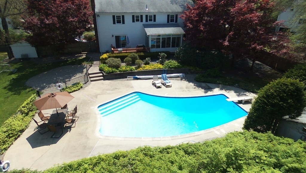 53 Lincoln Road Sharon, MA 02067 - Photo 4 of 30 Gallery Image 4