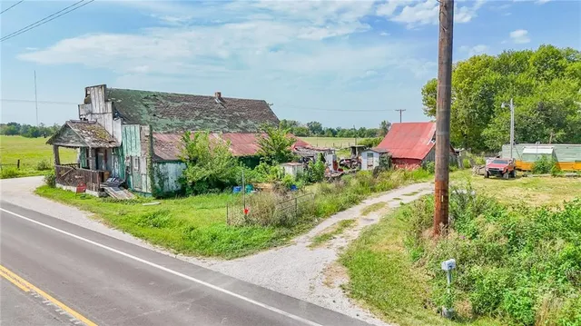 $165,900 | 1246 Southwest 13th Highway, Leeton, MO 64761