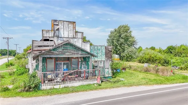 $165,900 | 1246 Southwest 13th Highway, Leeton, MO 64761