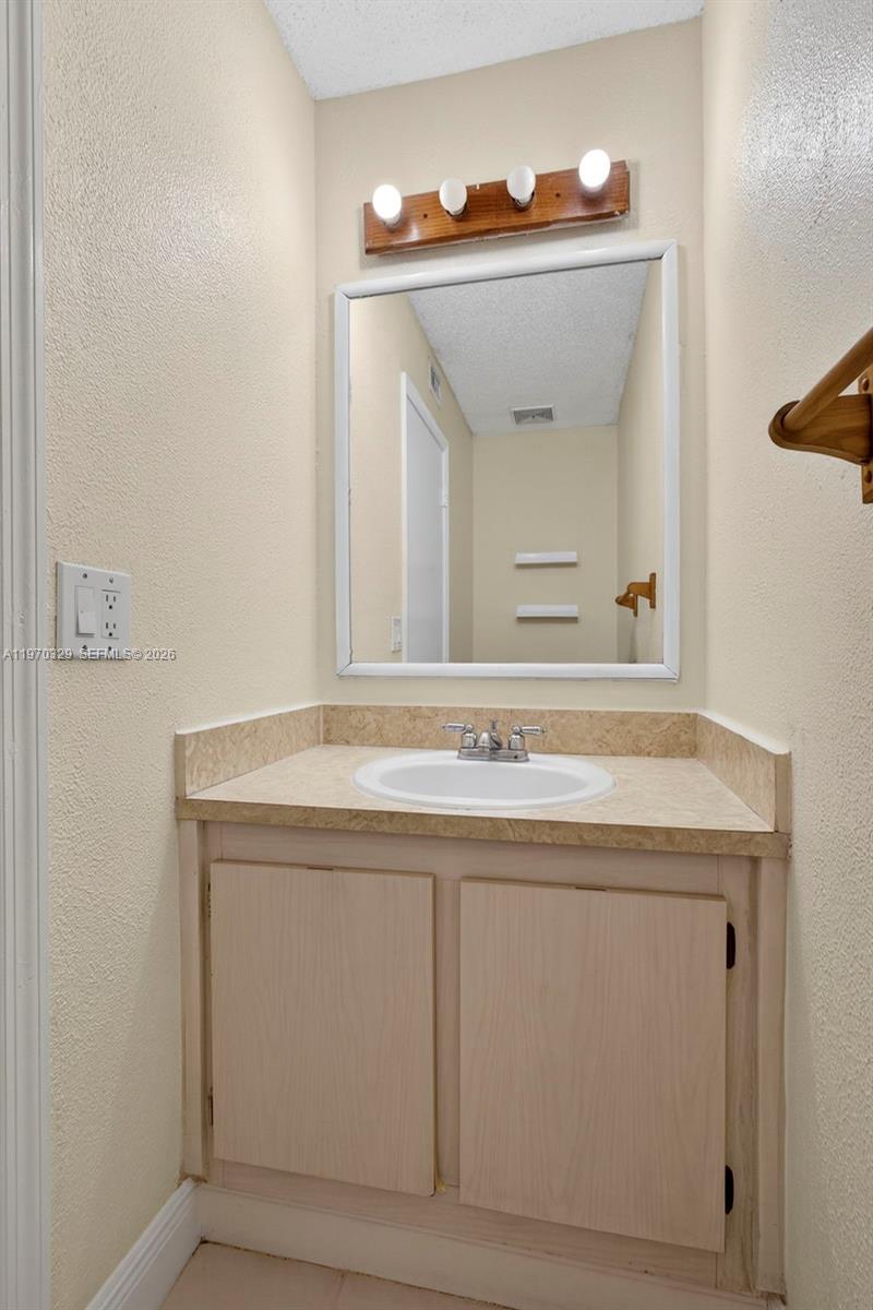 5090 Elmhurst Road, Unit A West Palm Beach, FL 33417 - Photo 20 of 48