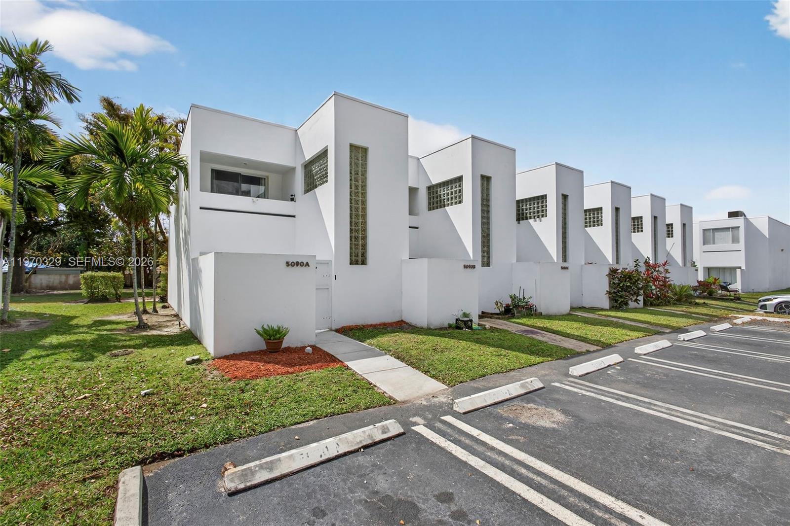 5090 Elmhurst Road, Unit A West Palm Beach, FL 33417 - Photo 2 of 48