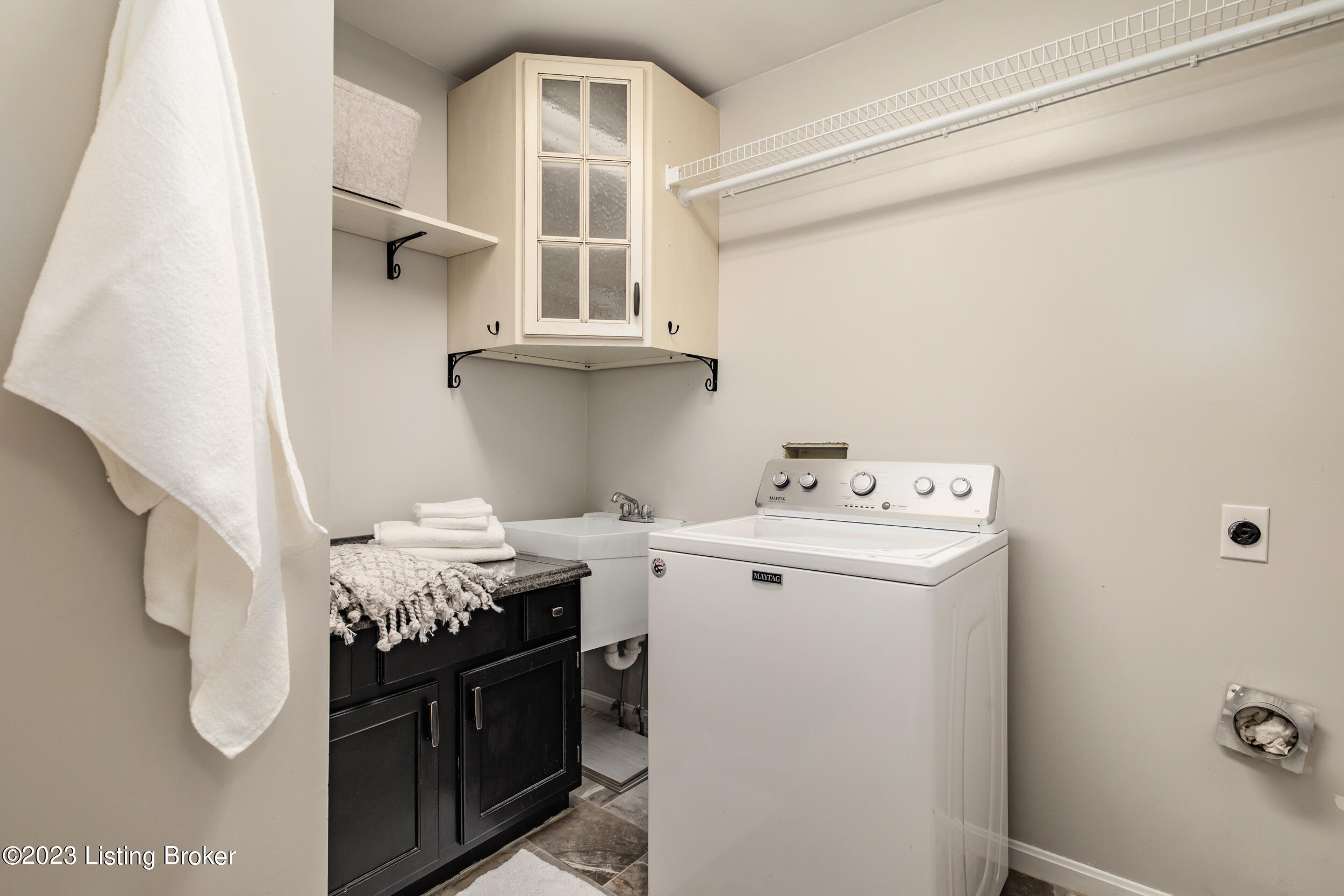 5014 Fox Run Road Buckner, KY 40010 - Photo 39 of 60 42-2nd fl laundry