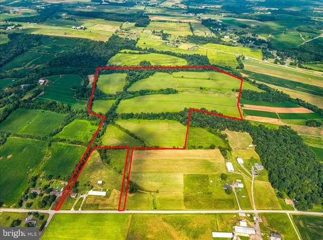 a view of an outdoor space