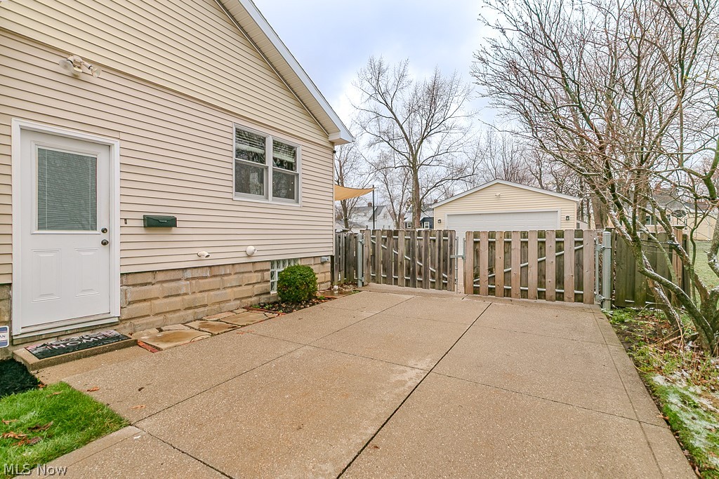1383 Churchill Road Lyndhurst, OH 44124 - Photo 39 of 41