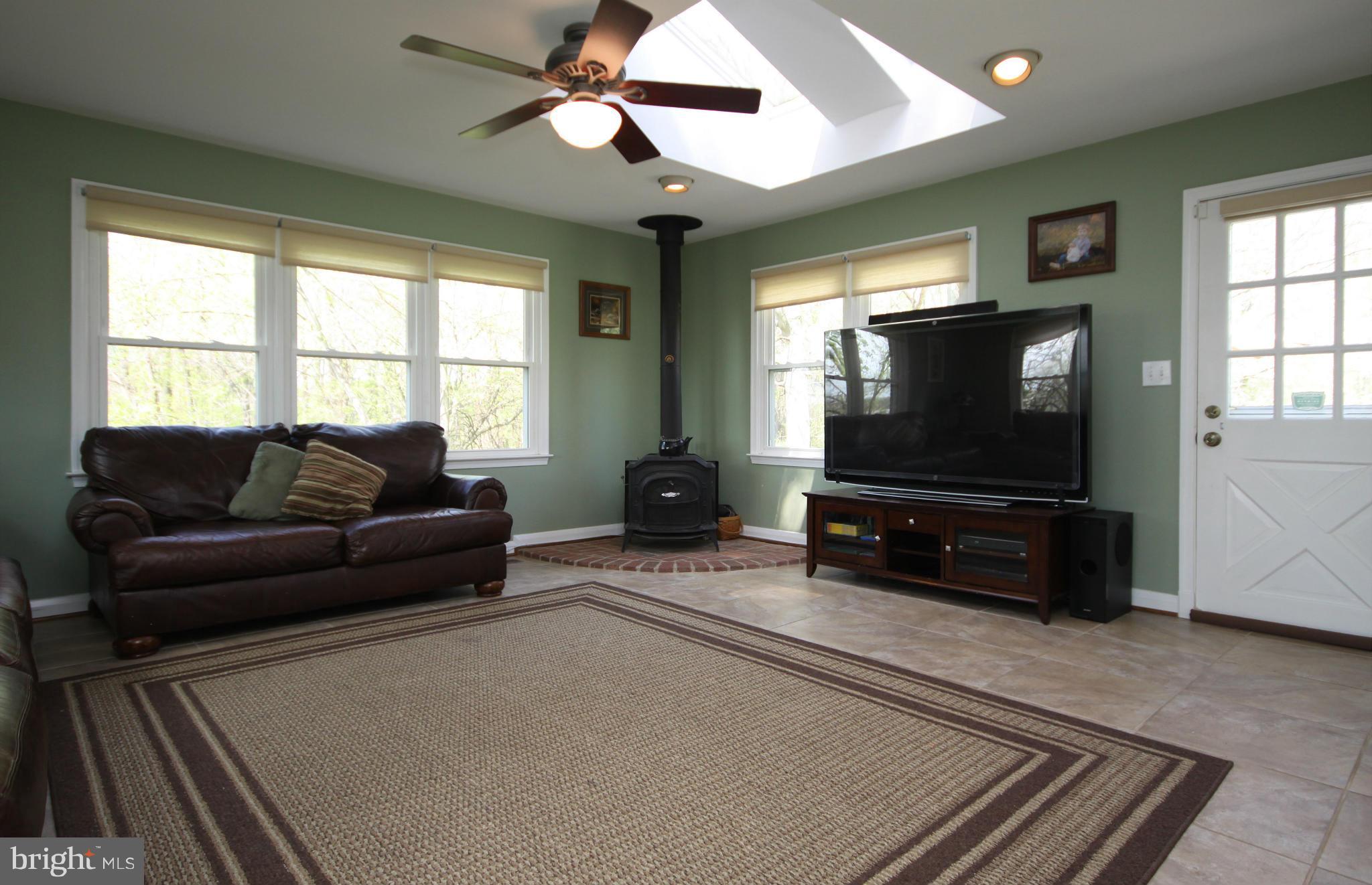 2930 Offutt Road Randallstown, MD 21163 - Photo 10 of 26 Family Room