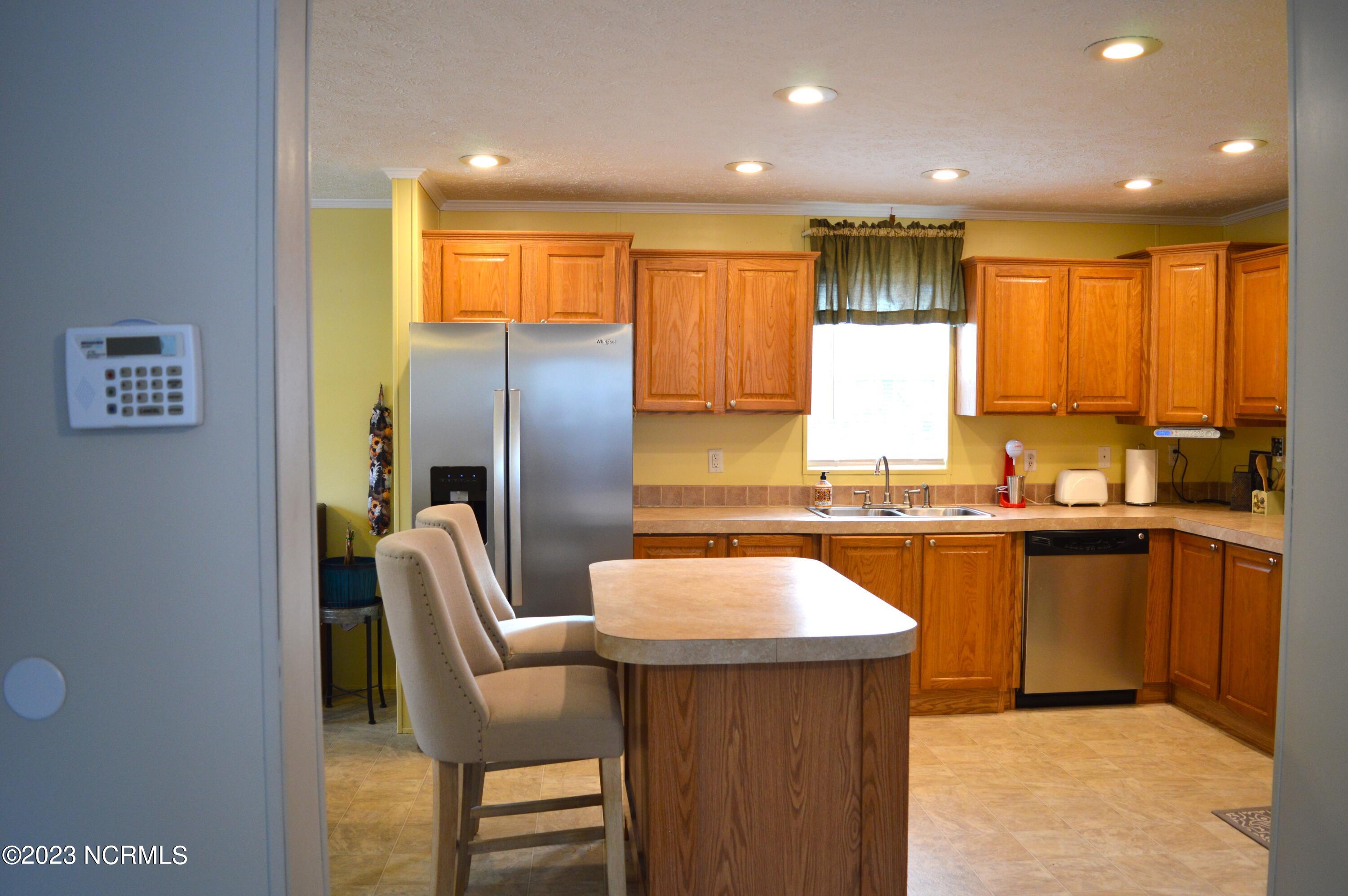 2870 Rooks Road Atkinson, NC 28421 - Photo 11 of 38 Kitchen