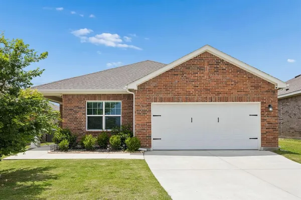 $289,900 | 1601 Shadow Hawk Drive, Fort Worth, TX 76052