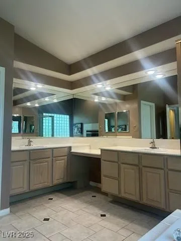 $3,300 | 2124 Hillsgate Street, Las Vegas, NV 89134