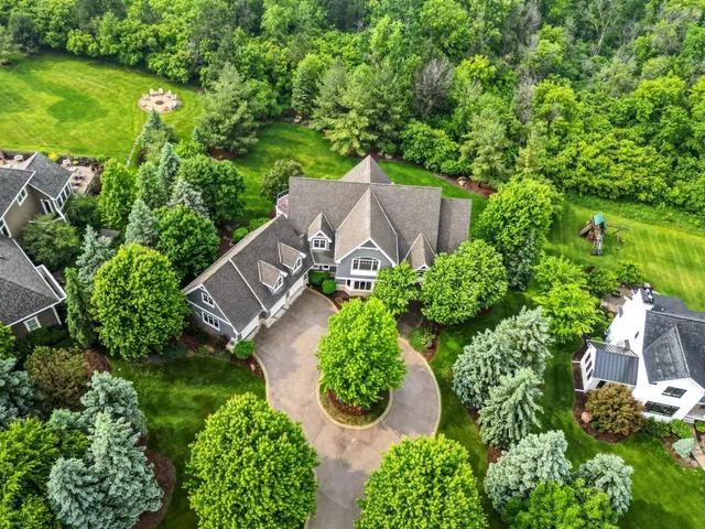 $1,695,000 | 9726 Whistling Valley Road, Lake Elmo, MN 55042