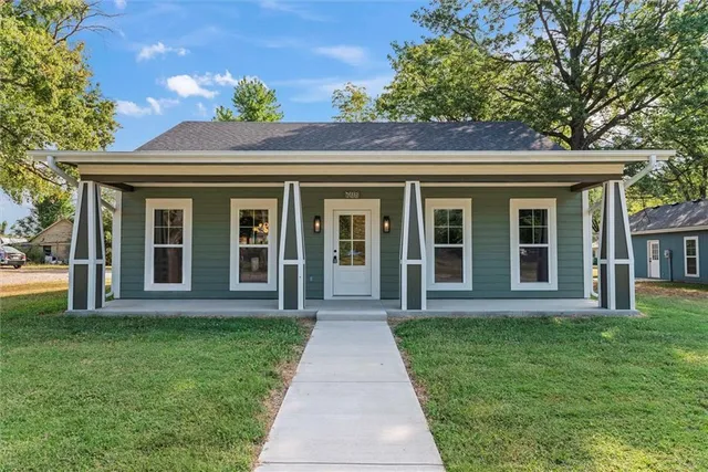 $274,900 | 708 North Main Street, Urich, MO 64788