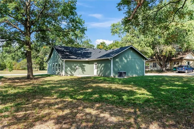 $274,900 | 708 North Main Street, Urich, MO 64788