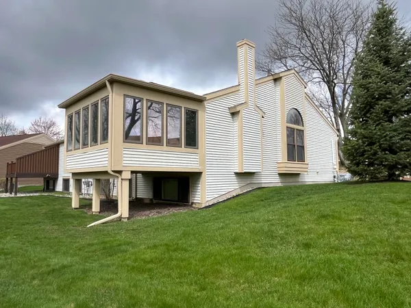 $299,900 | 6515 Brook Trail, Lansing, MI 48917