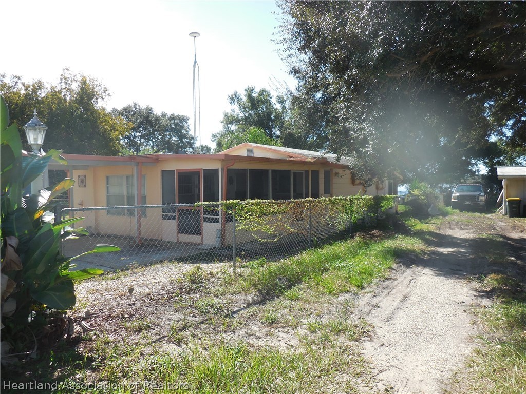 1950 Shore Road Avon Park, FL 33825 - Photo 4 of 35 Gallery Image 4