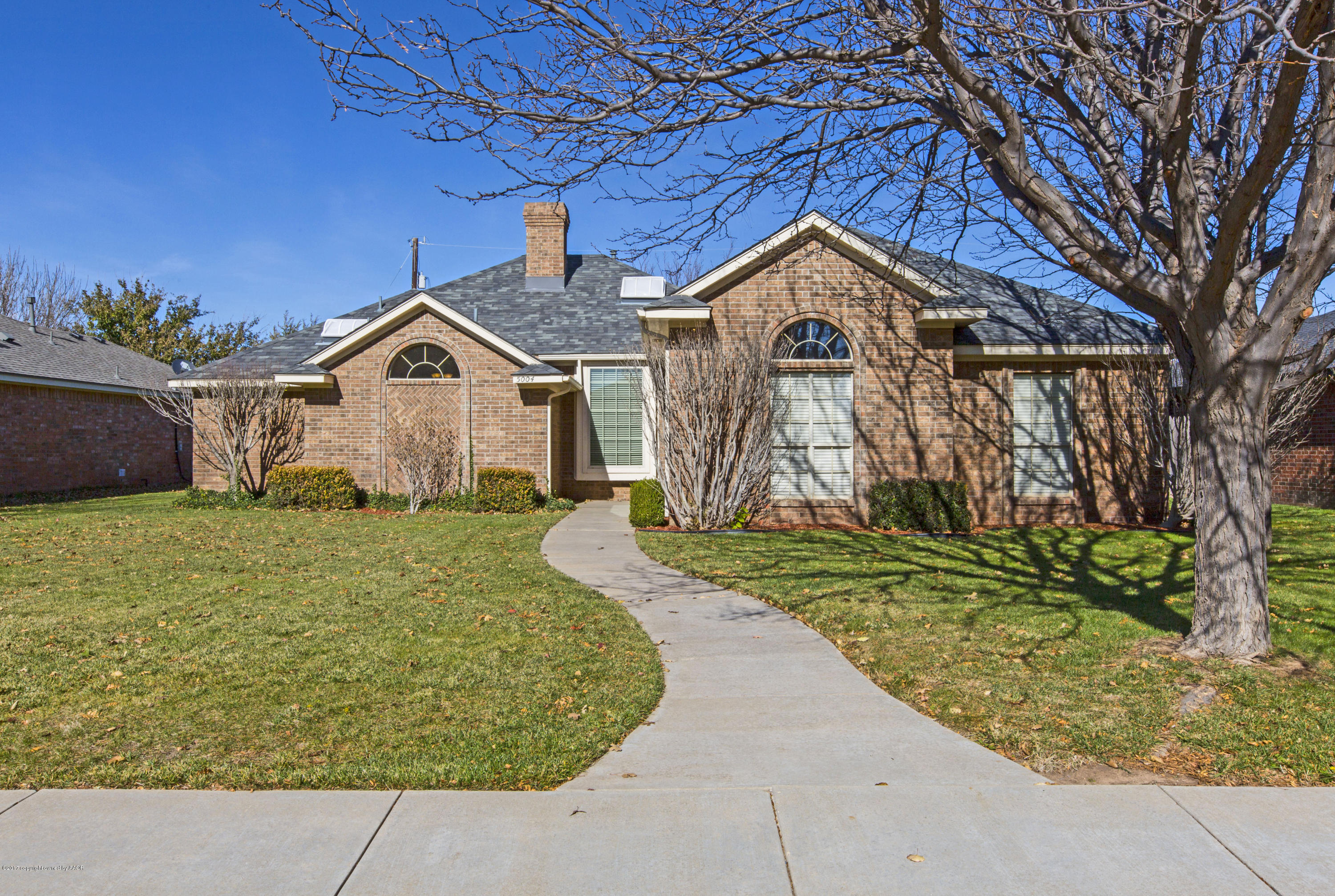 5004 Carmel Avenue Amarillo, TX 79110 - Photo 4 of 31 Front 3
