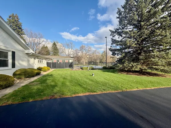 $69,900 | 35 Oak Creek Drive, Yorkville, IL 60560