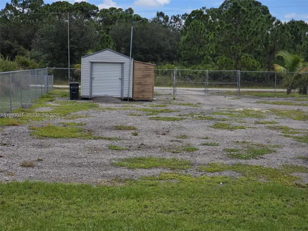 $2,100 | 1816 Tomaso Avenue, Lehigh Acres, FL 33972