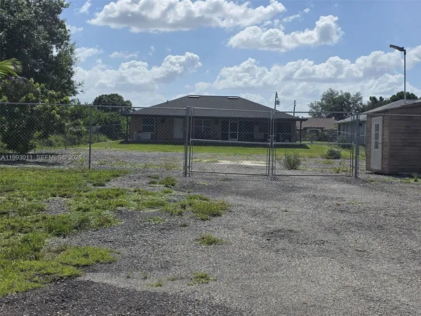 $2,100 | 1816 Tomaso Avenue, Lehigh Acres, FL 33972