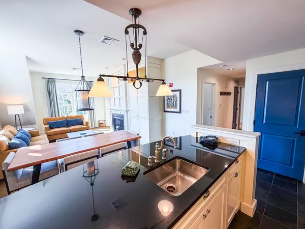 $225,000 | 102 Forest Drive, Unit 407 (LOCKOUT 405) INTERVAL IV, Warren, VT 05674