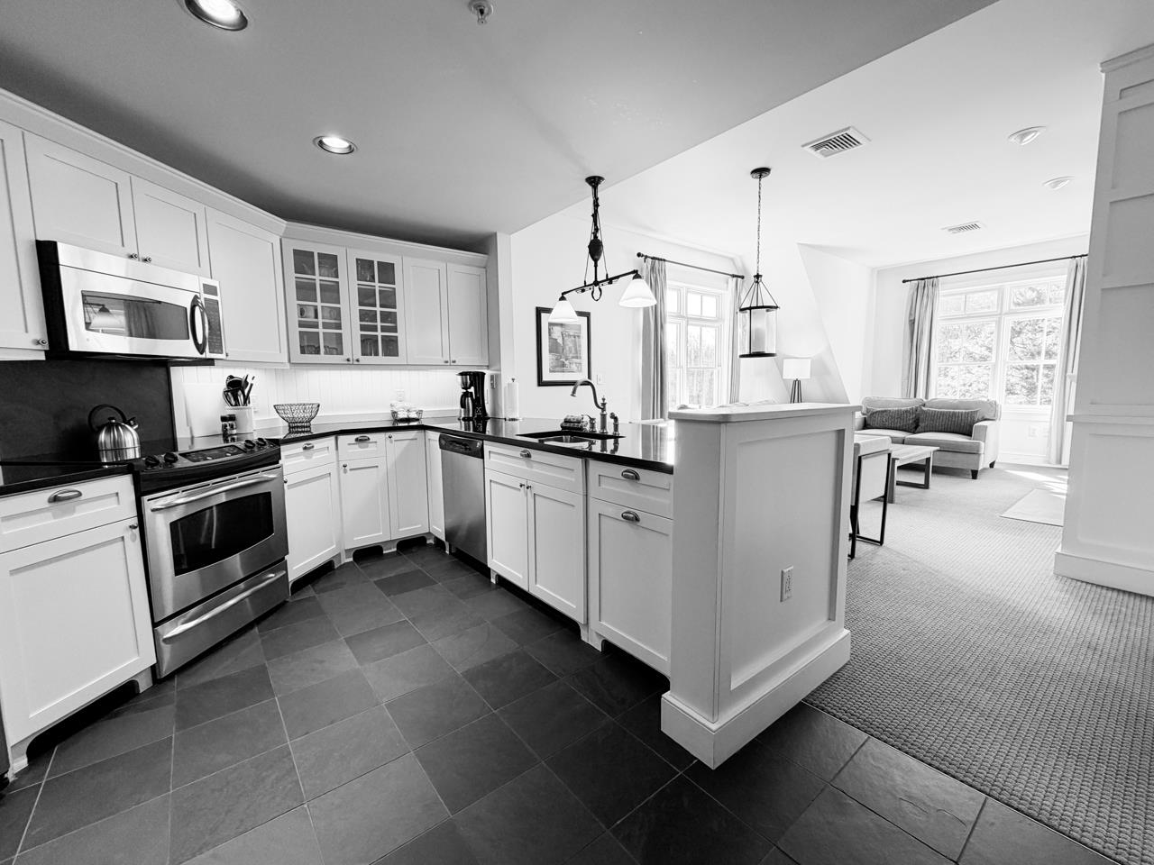 102 Forest Drive, Unit 407 (LOCKOUT 405) INTERVAL IV Warren, VT 05674 - Photo 24 of 60