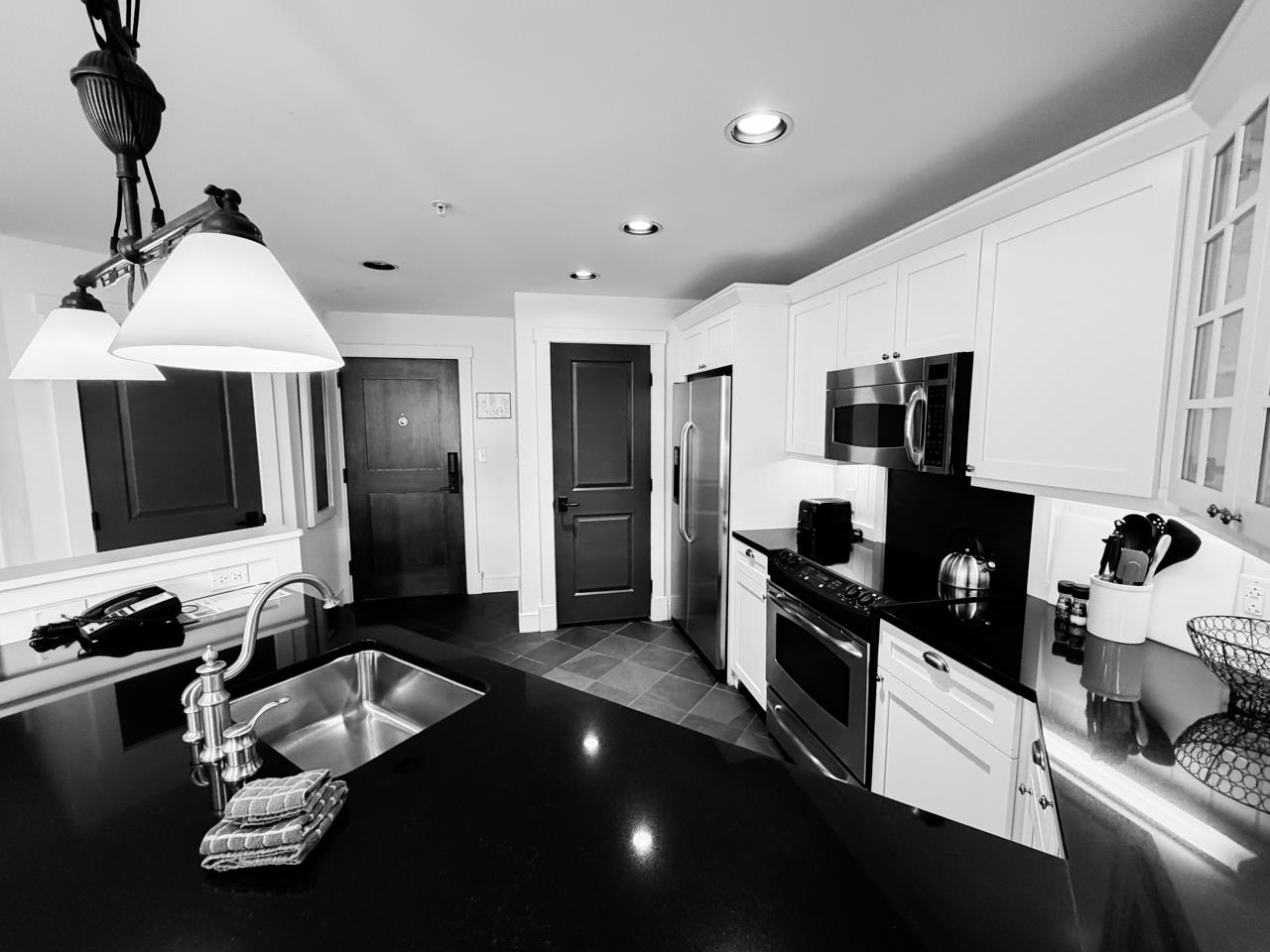 102 Forest Drive, Unit 407 (LOCKOUT 405) INTERVAL IV Warren, VT 05674 - Photo 27 of 60