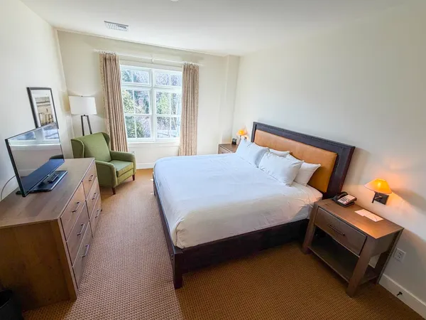 $225,000 | 102 Forest Drive, Unit 407 (LOCKOUT 405) INTERVAL IV, Warren, VT 05674