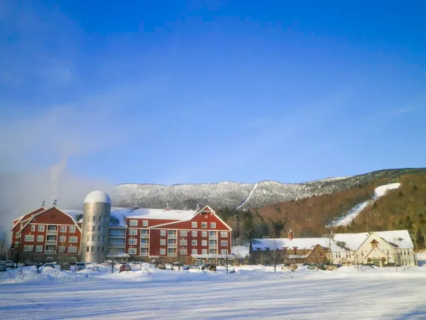 $225,000 | 102 Forest Drive, Unit 407 (LOCKOUT 405) INTERVAL IV, Warren, VT 05674