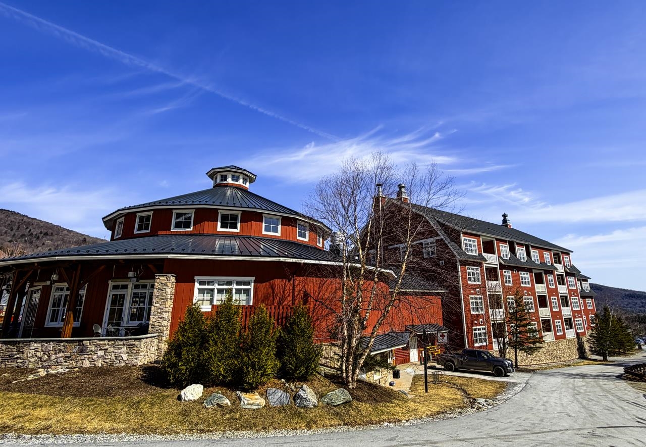 102 Forest Drive, Unit 407 (LOCKOUT 405) INTERVAL IV Warren, VT 05674 - Photo 55 of 60