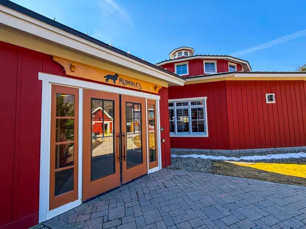 $225,000 | 102 Forest Drive, Unit 407 (LOCKOUT 405) INTERVAL IV, Warren, VT 05674