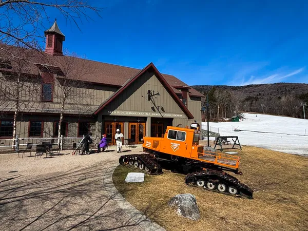 $225,000 | 102 Forest Drive, Unit 407 (LOCKOUT 405) INTERVAL IV, Warren, VT 05674