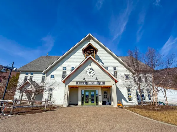 $225,000 | 102 Forest Drive, Unit 407 (LOCKOUT 405) INTERVAL IV, Warren, VT 05674